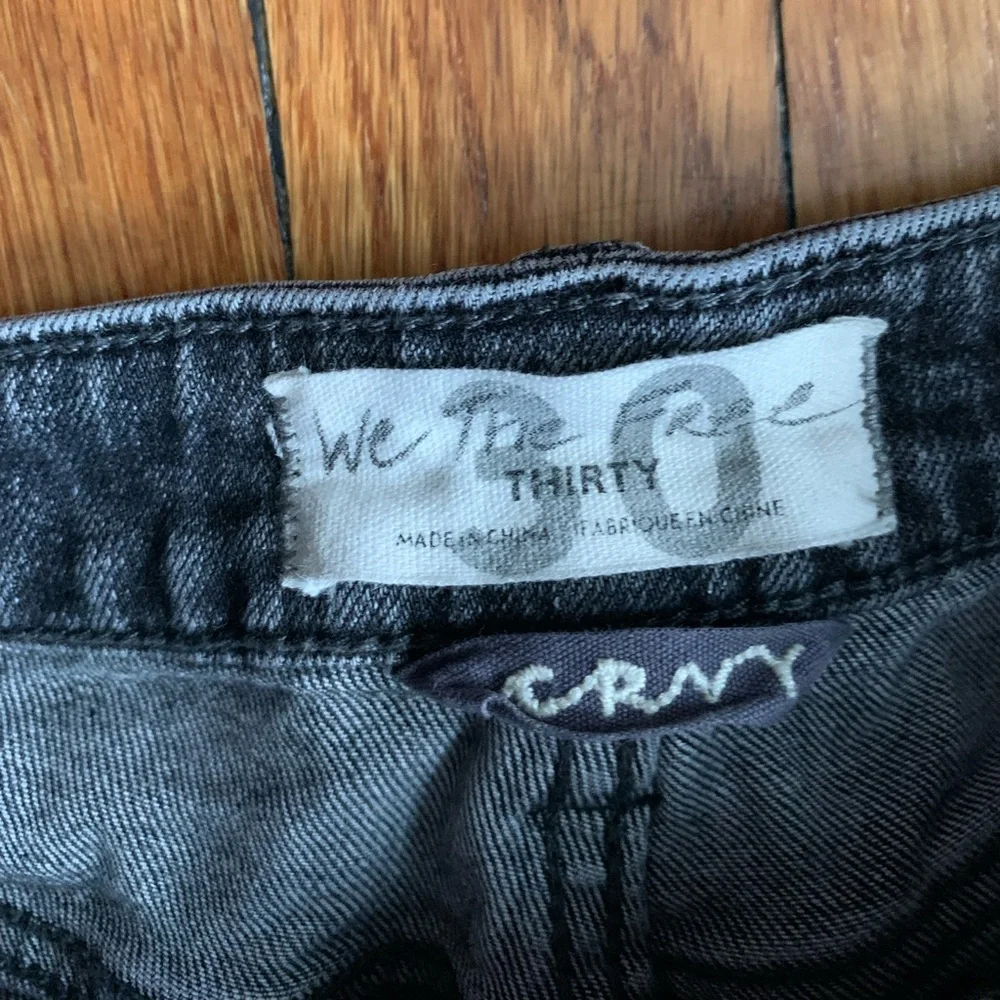 We The Free distressed jeans size 30 - Picture 2 of 8